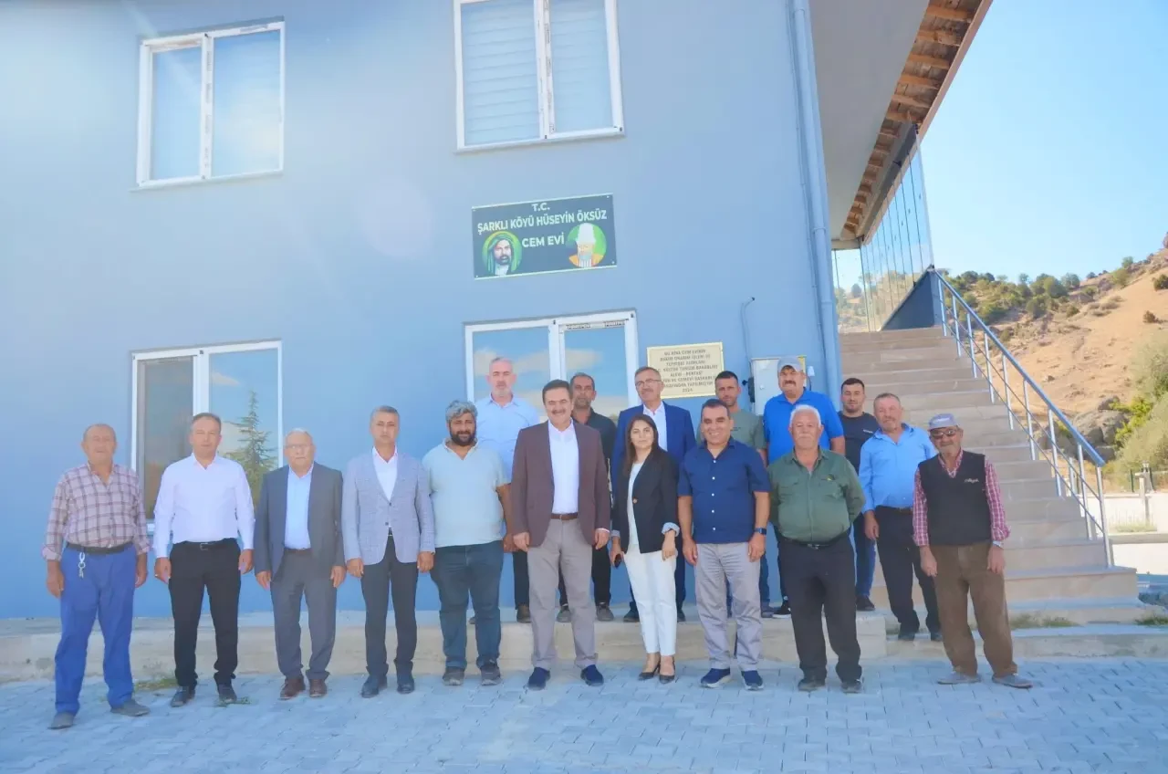 AK Parti Heyeti Göynücek'te Köy Halkıyla Bir Arada 2