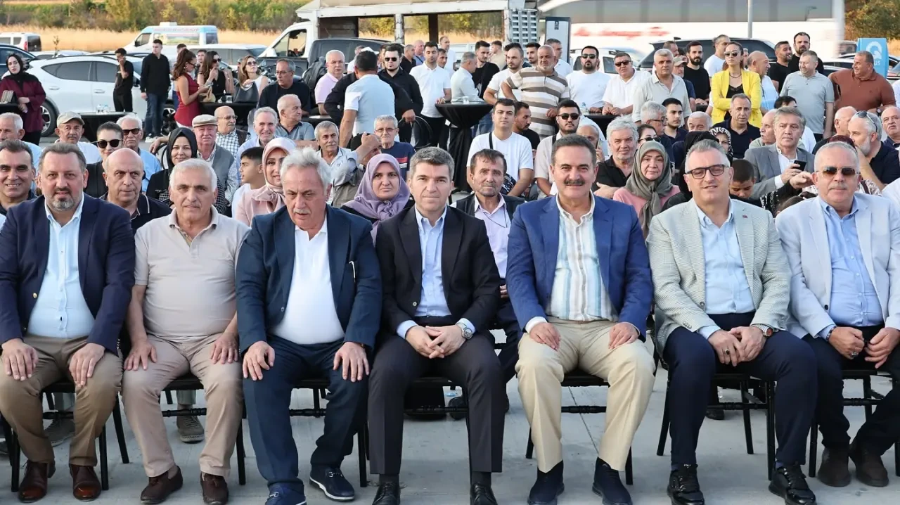 Vali Önder Bakan, Suluova’da Zenet Restaurant Açılışına Katıldı 3
