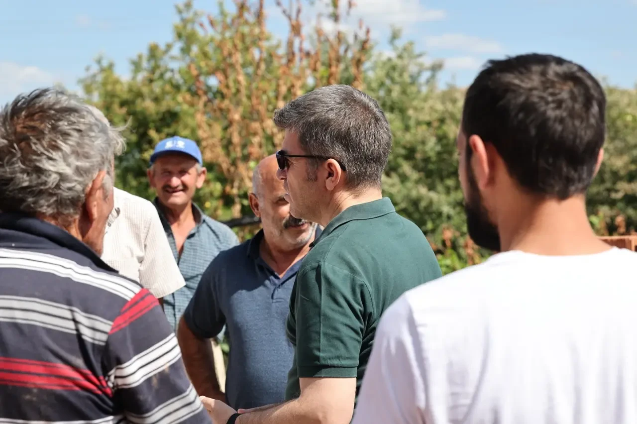 Amasya Valisi Önder Bakan, Gözlek Köyü’nde Yangınzede Aileyi Ziyaret Etti 5