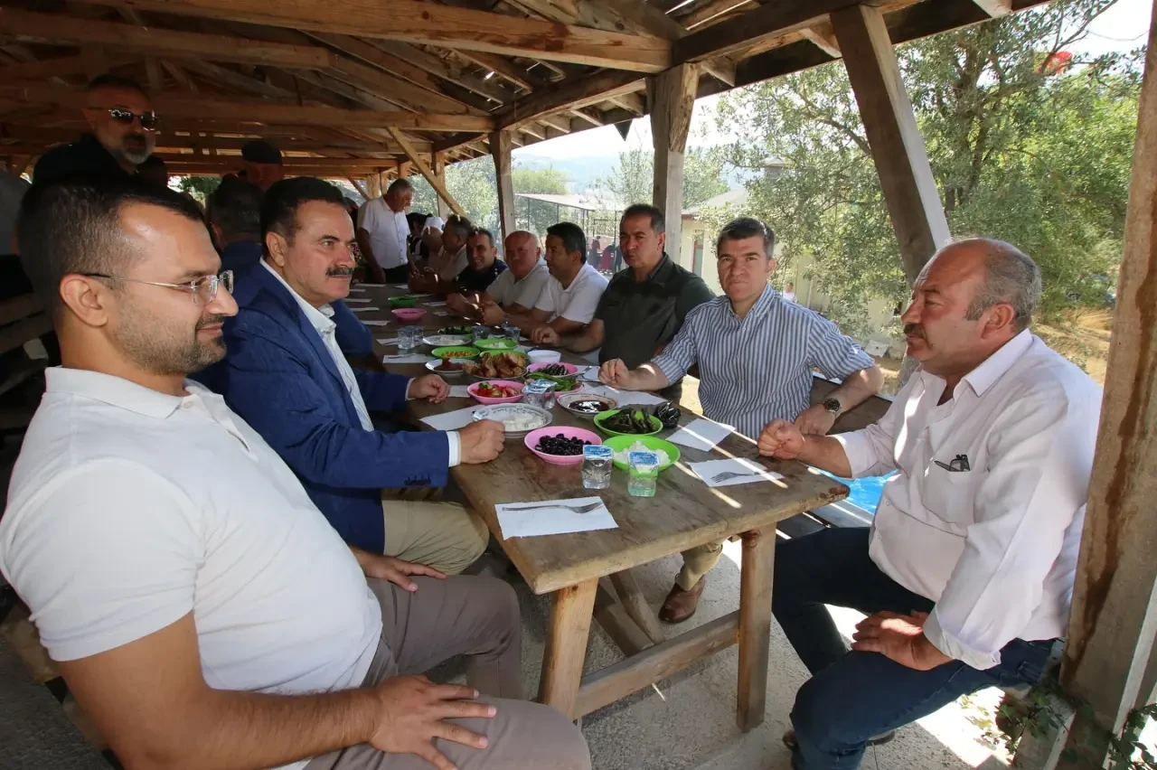Amasya Valisi Önder Bakan ve Milletvekilleri Direkli Köyü’nde Vatandaşlarla Buluştu 1