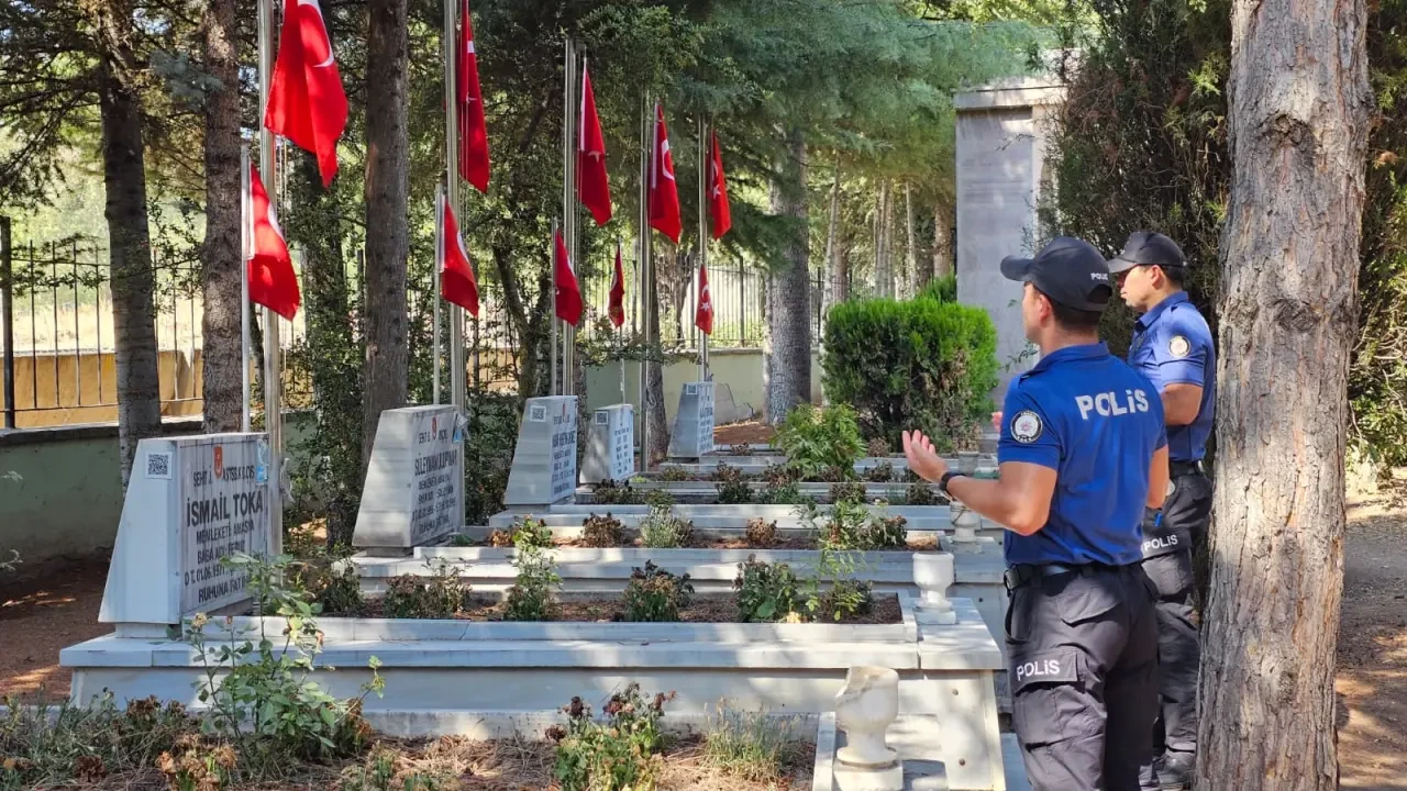 Gümüşhacıköy Emniyet ve Jandarması Şehit Ailelerinin Yanında 3