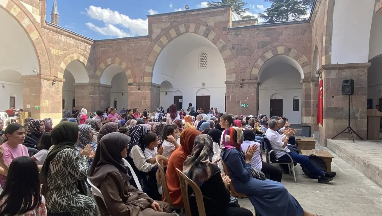 Merzifon’da Yaz Kur’an Kursları Kapanış Programı Coşkuyla Gerçekleşti 5