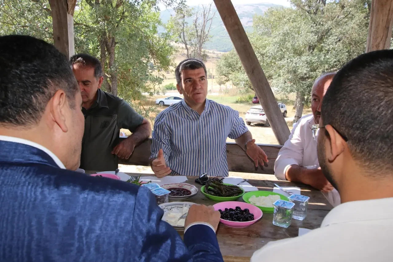 Amasya Valisi Önder Bakan ve Milletvekilleri Direkli Köyü’nde Vatandaşlarla Buluştu 4