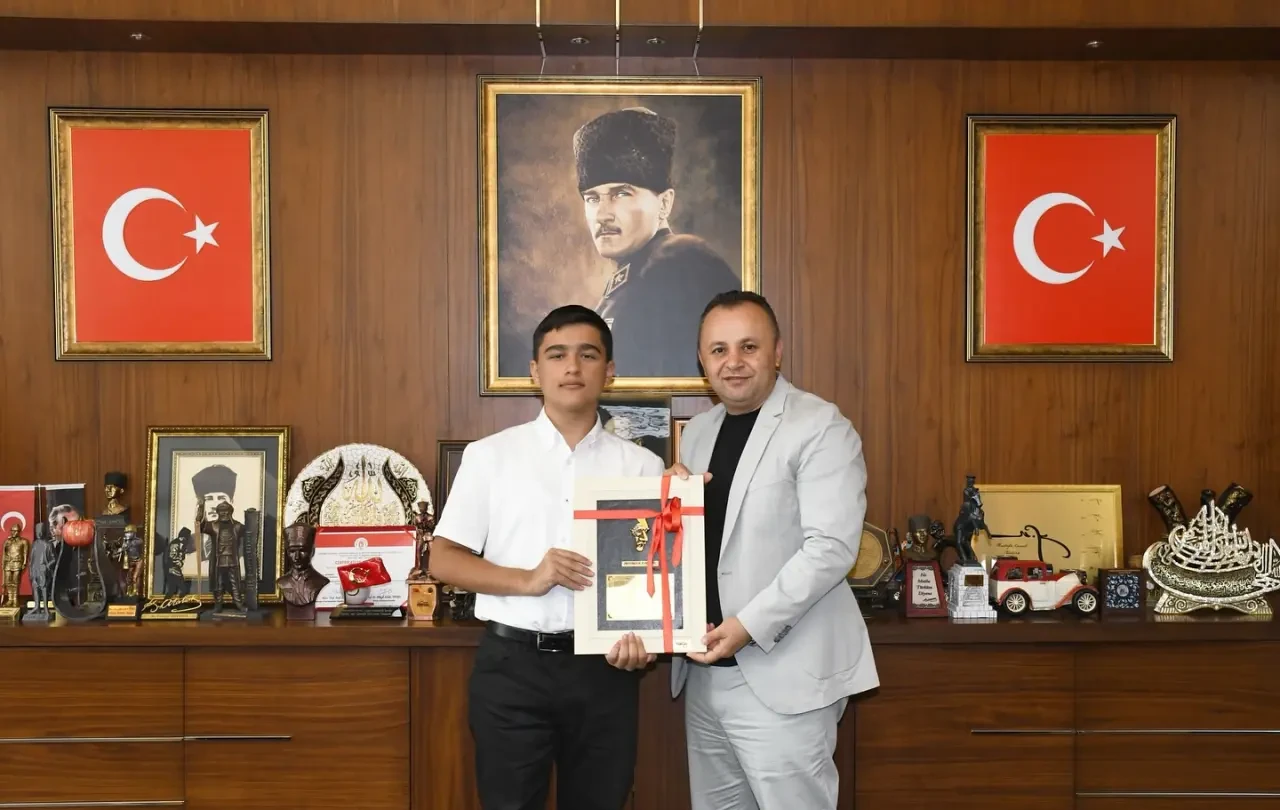 Başkan Turgay Sevindi, LGS Türkiye Birincilerini Ağırladı 2