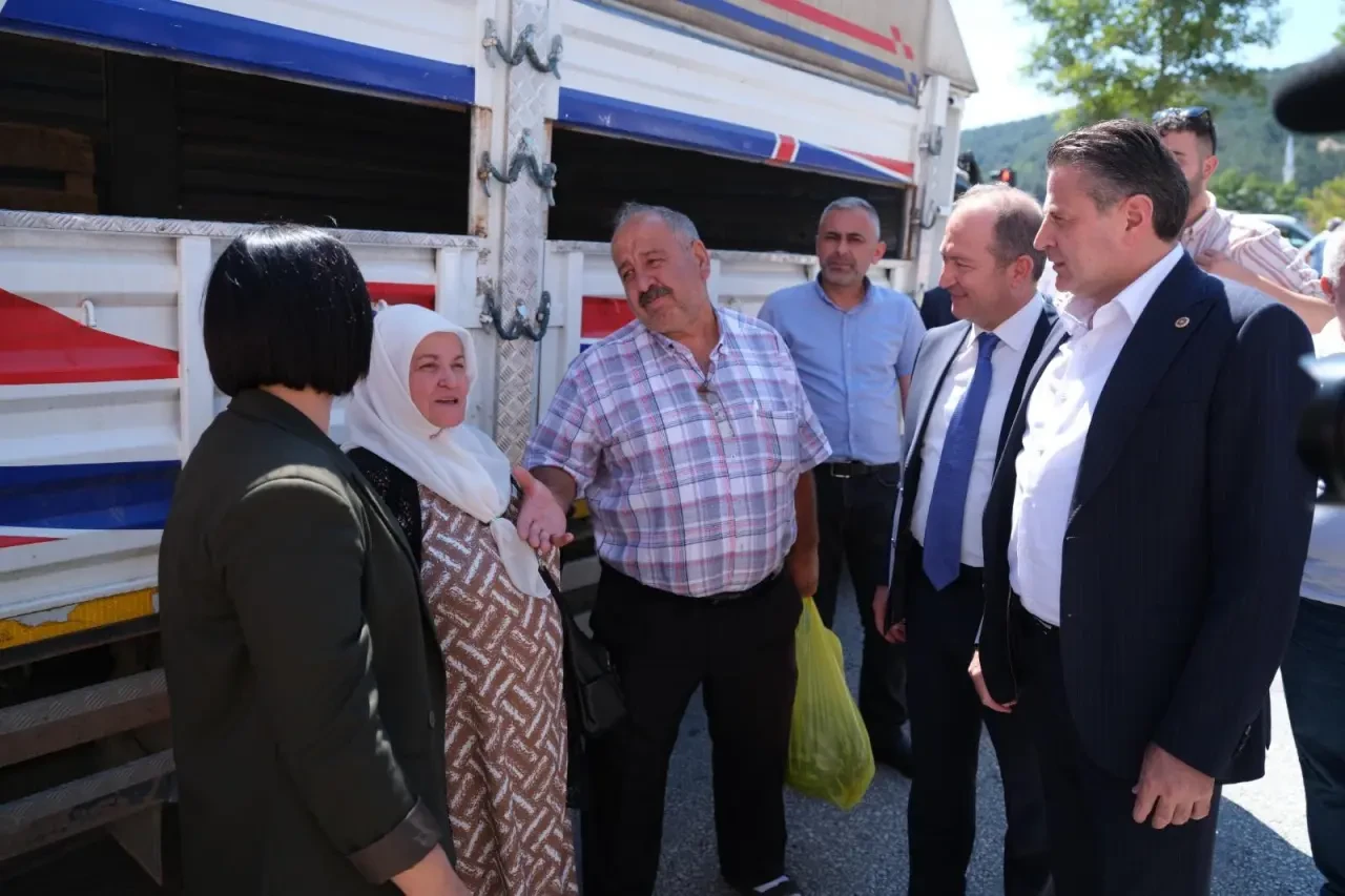 Vekil Karagöz Kastamonu Salı Pazarı’nda Ekonomik Krizin Nabzını Tuttu 2