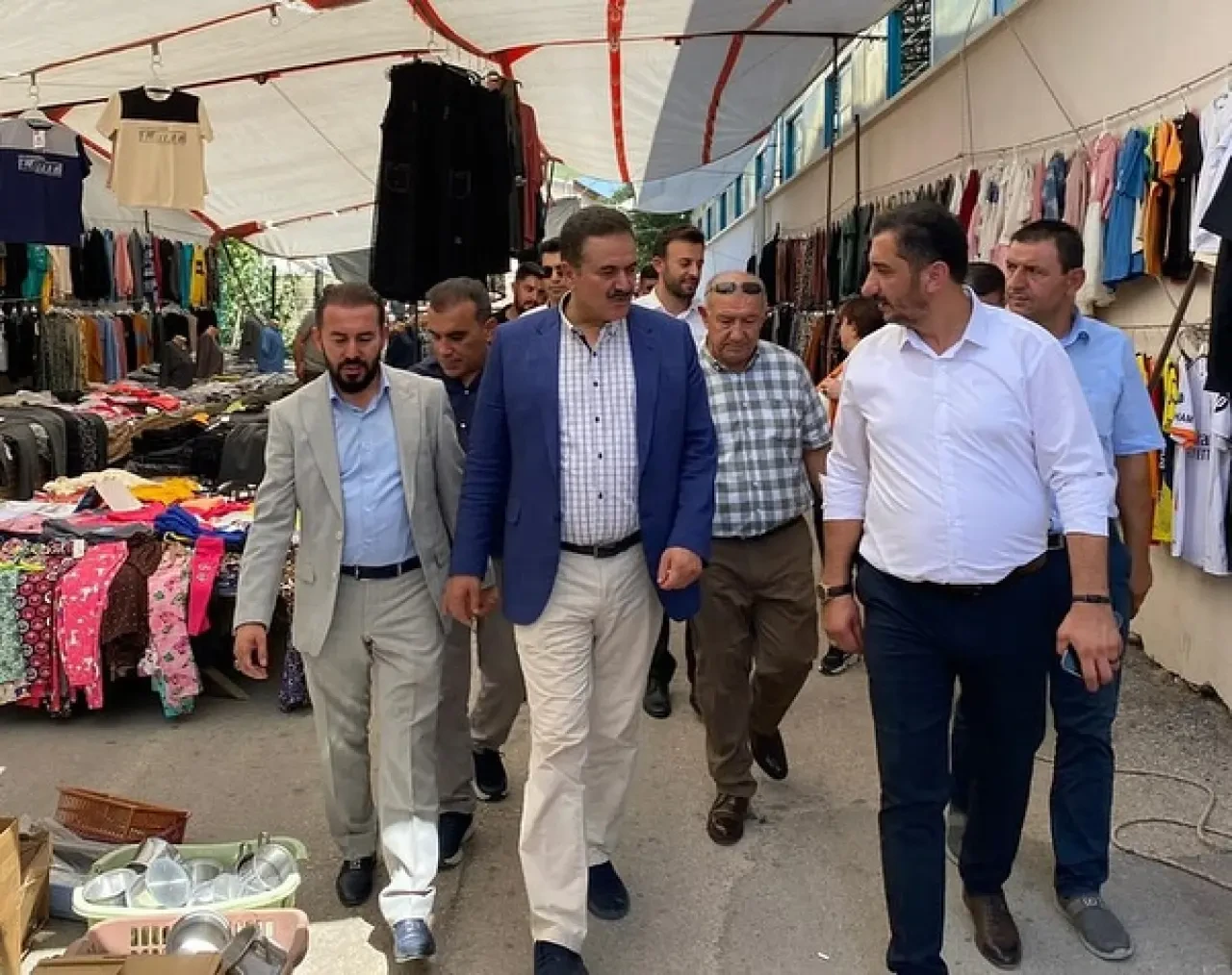 AK Parti Amasya Milletvekili Haluk İpek’ten Suluova Pazarı’na Ziyaret 4
