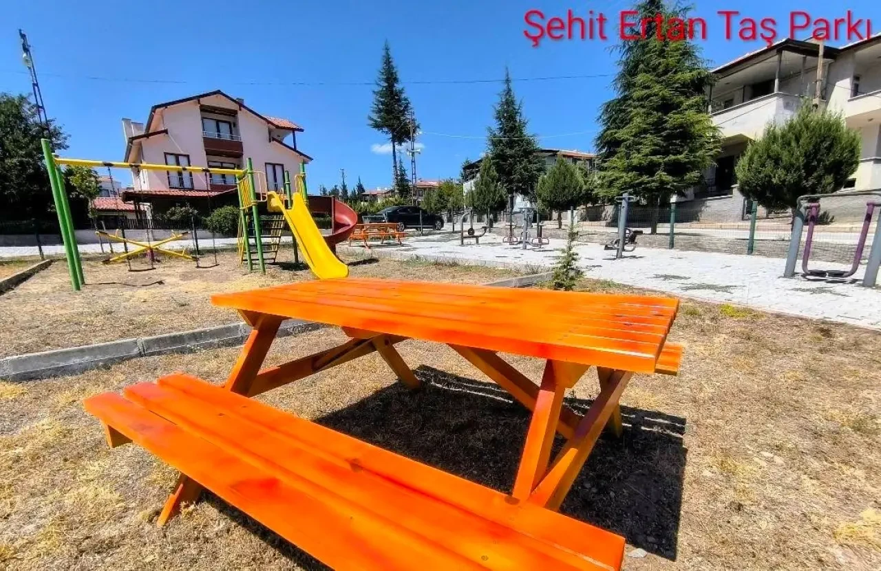 Hamamözü Belediyesi, Park ve Piknik Alanlarını Yenilemeye Devam Ediyor 3