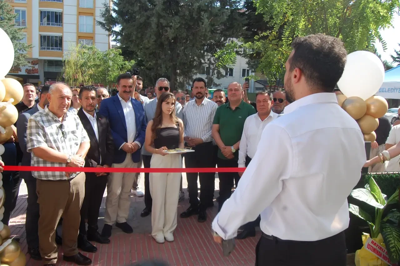 Dt. Oğuzhan Toygar’ın Kliniğine Görkemli Açılış 1