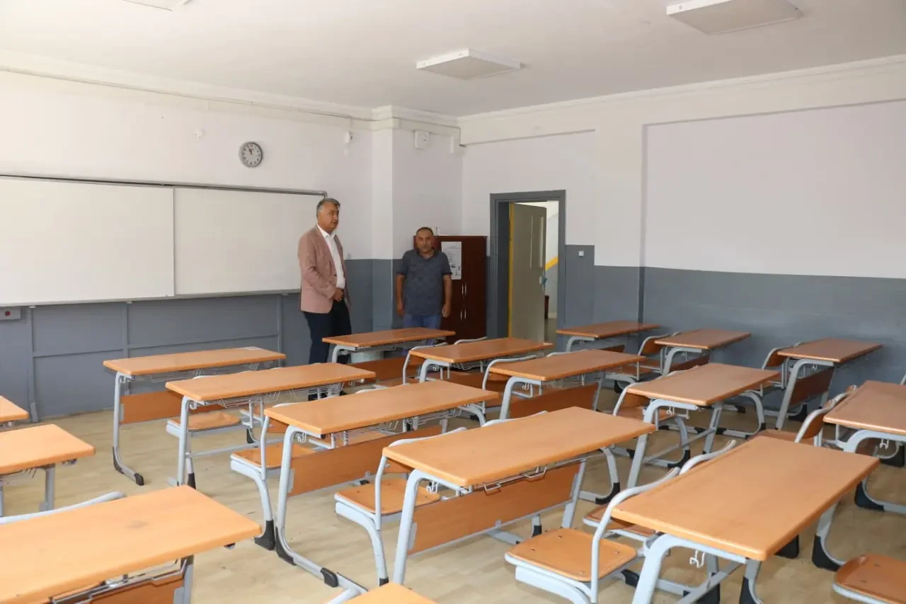 İl Millî Eğitim Müdürü Katipoğlu’ndan Gazi Ortaokulu’na Ziyaret 3