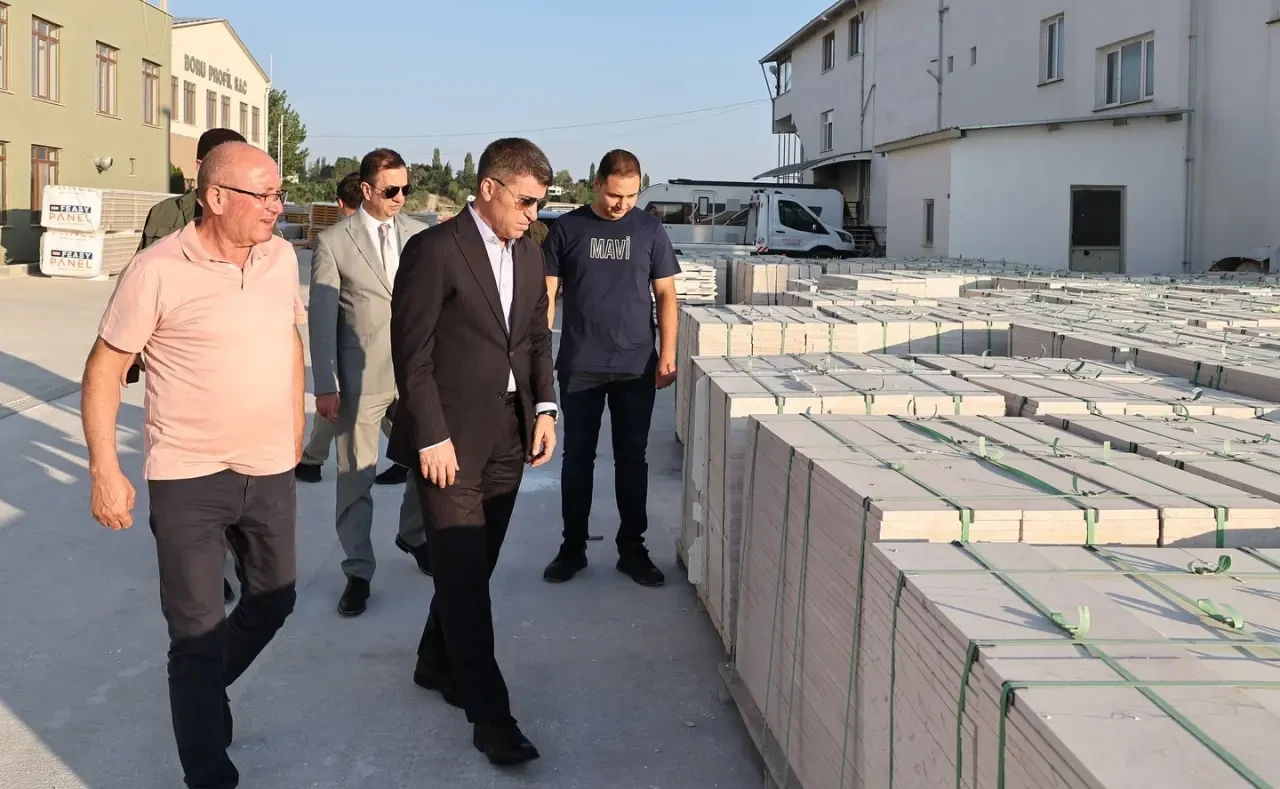 Vali Önder Bakan’dan Suluova’da Sanayi Ziyareti: Sercan Güner A.Ş.’ye İnceleme 2