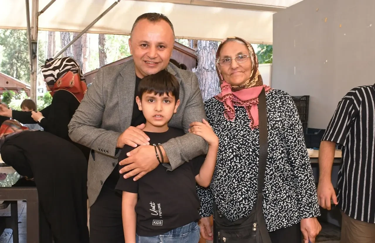 Başkan Turgay Sevindi, Otizmli Bireyler ve Aileleriyle Bir Araya Geldi 2
