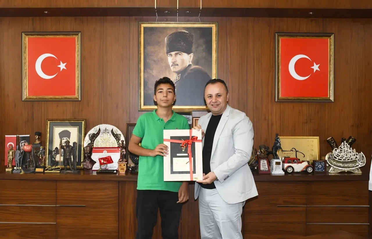 Başkan Turgay Sevindi, LGS Türkiye Birincilerini Ağırladı 3