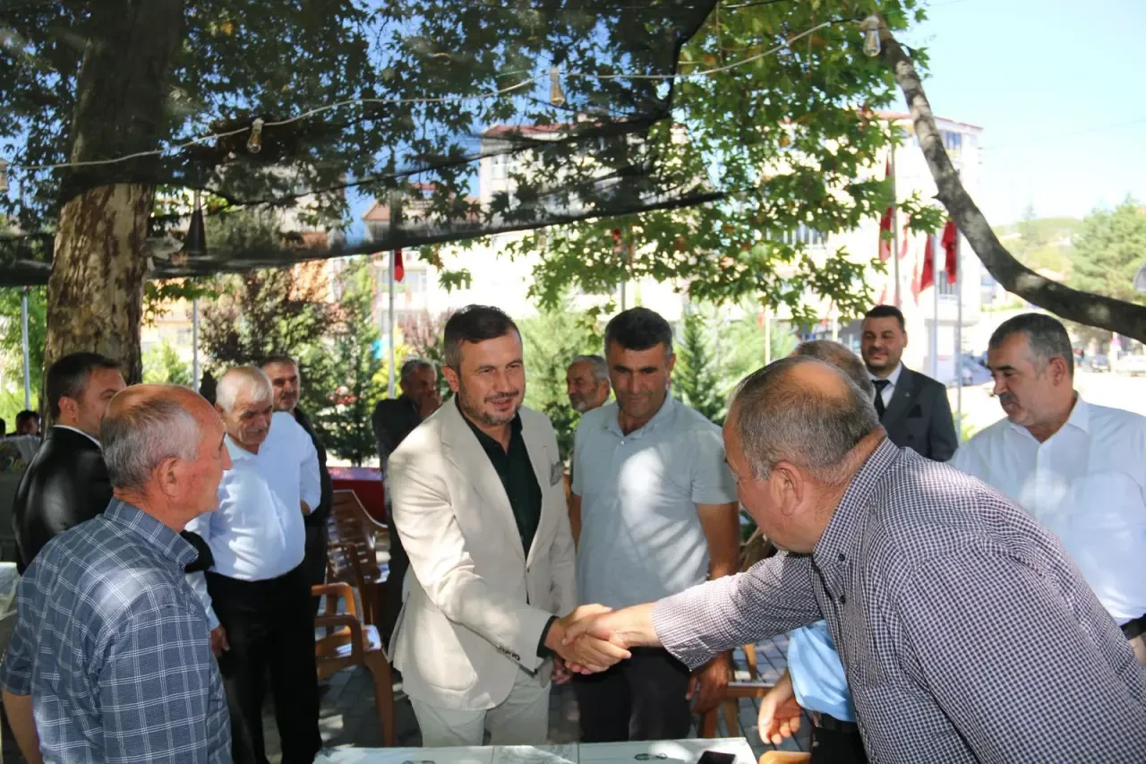 AK Parti Heyeti Hamamözü’nde Köy ve Mahalle Başkanlarıyla Buluştu 2