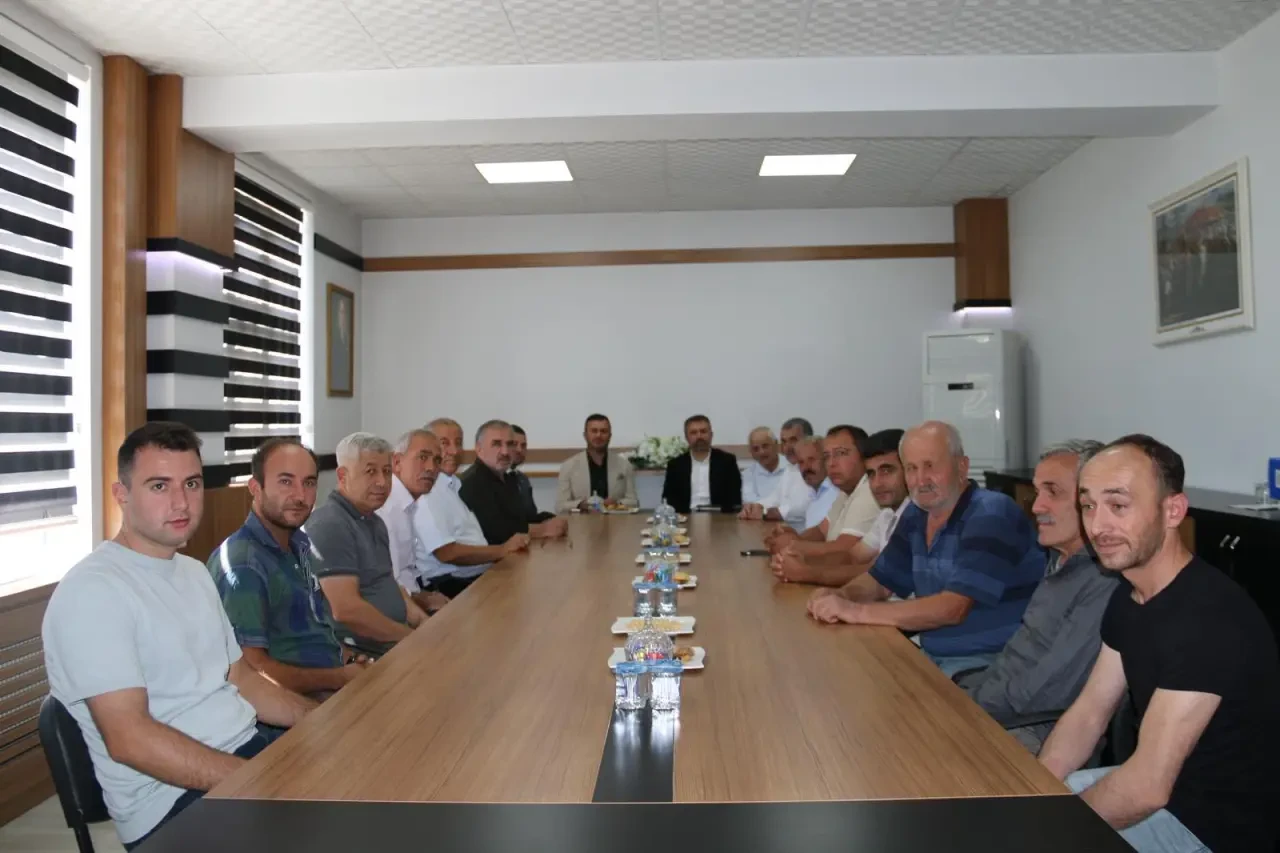 AK Parti Heyeti Hamamözü’nde Köy ve Mahalle Başkanlarıyla Buluştu 4