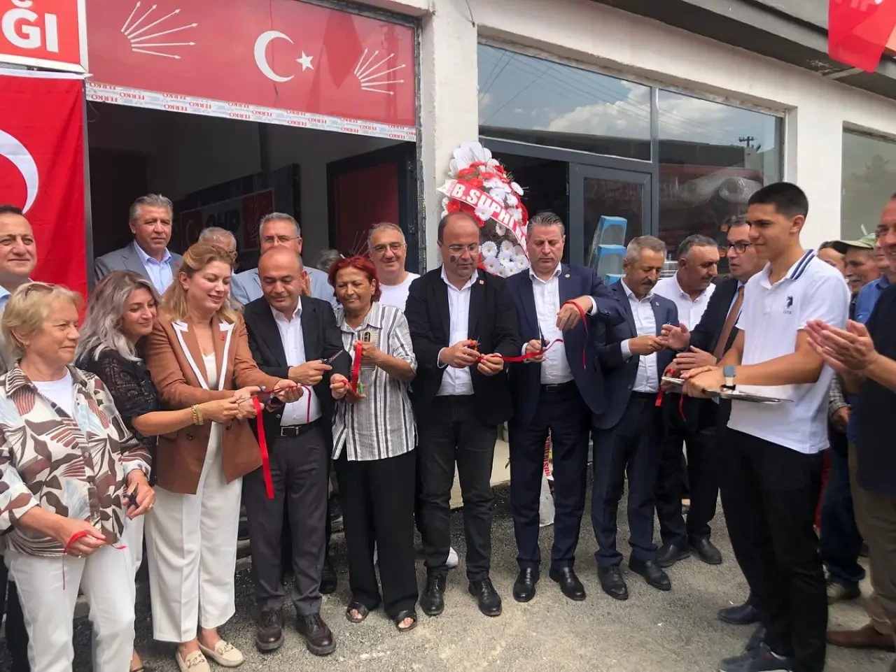 Milletvekili Reşat Karagöz, CHP Pazar İlçe Başkanlığı Açılışına Katıldı 3
