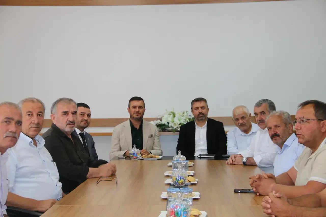 AK Parti Heyeti Hamamözü’nde Köy ve Mahalle Başkanlarıyla Buluştu 1