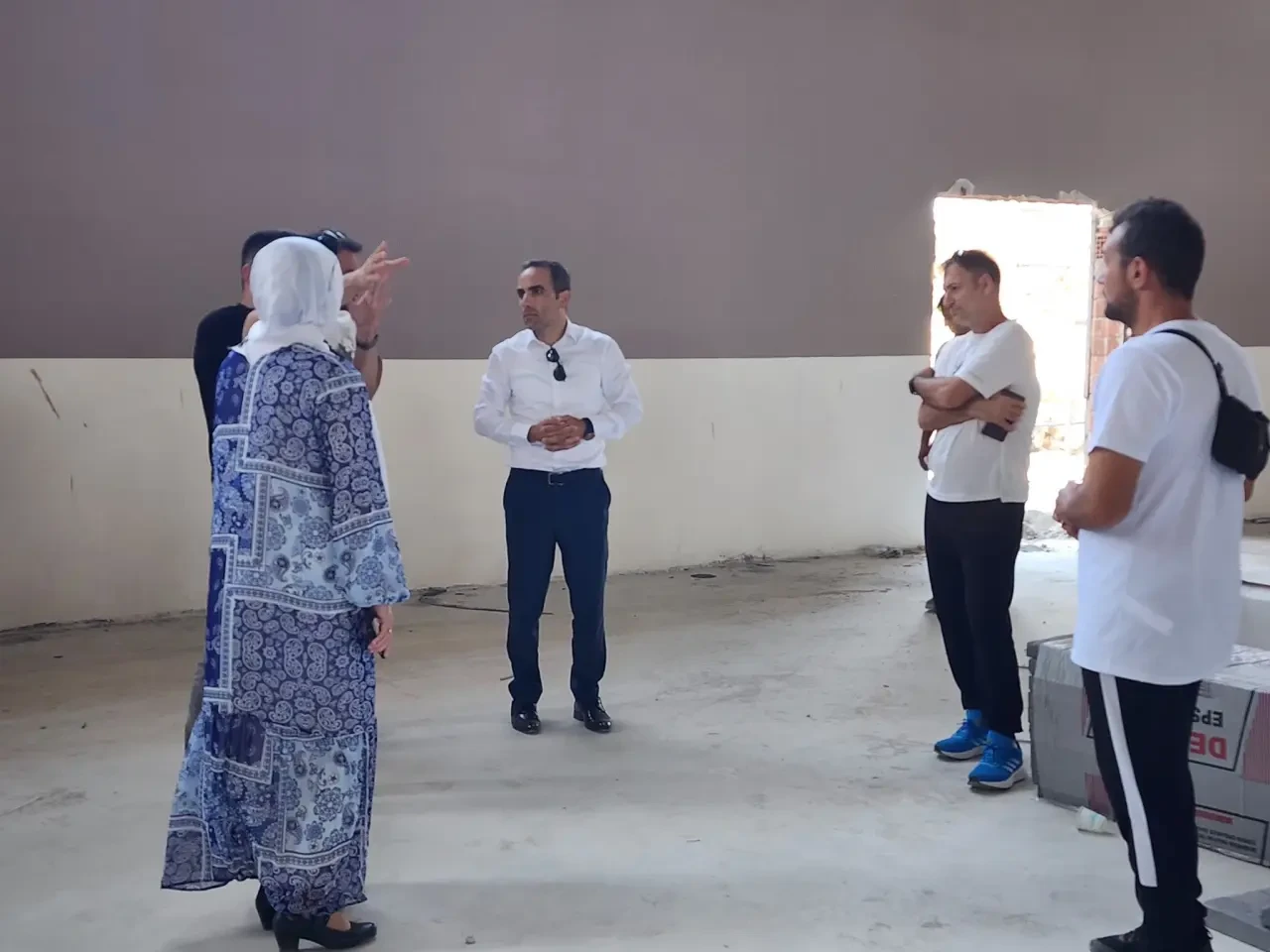 İl Müdürü Osman Ercan, Suluova’da Yapımı Süren Kapalı Spor Salonu’nu İnceledi 2