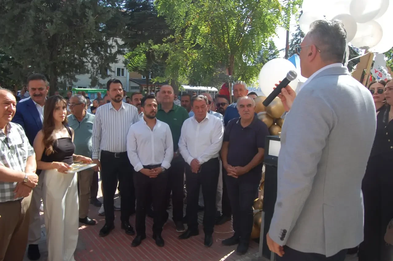 Dt. Oğuzhan Toygar’ın Kliniğine Görkemli Açılış 3