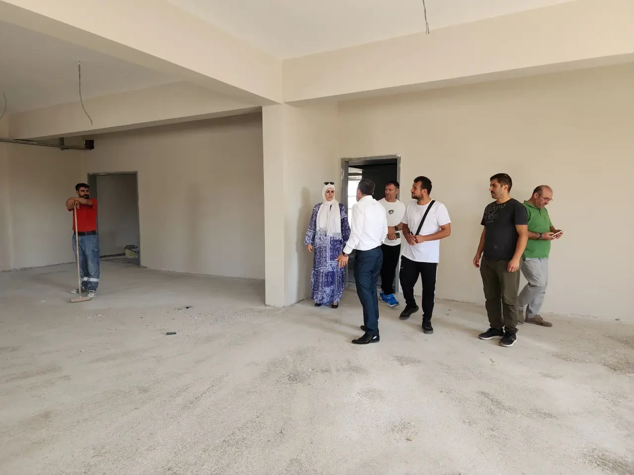 İl Müdürü Osman Ercan, Suluova’da Yapımı Süren Kapalı Spor Salonu’nu İnceledi 3