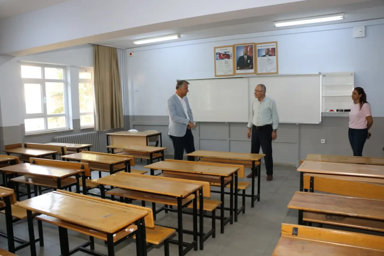 İl Millî Eğitim Müdürü Katipoğlu’ndan Çelebi Mehmet Ortaokulu'na Ziyaret 3