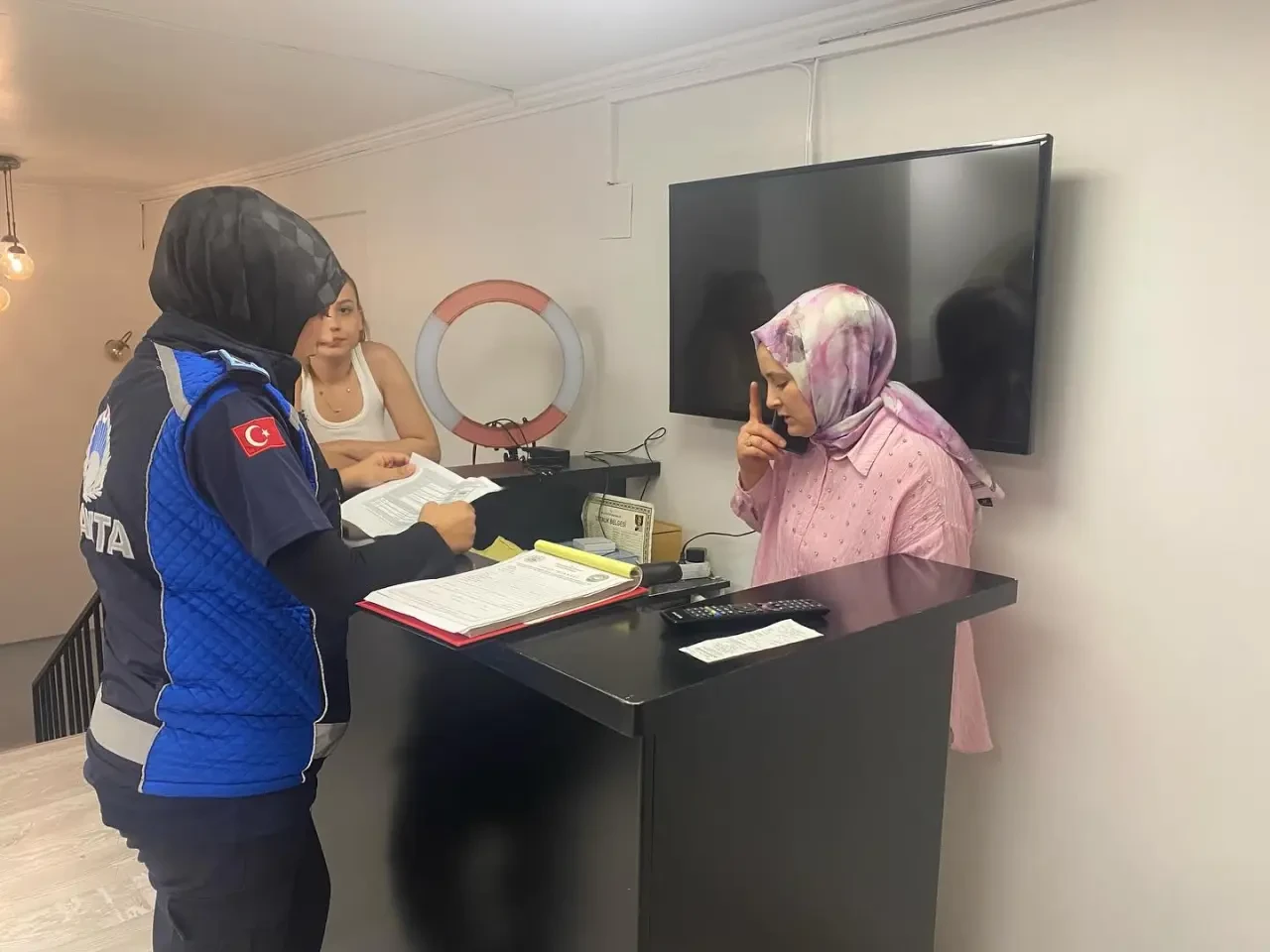 Suluova’da Kuaför ve Güzellik Salonlarına Kapsamlı Hijyen Denetimi 4