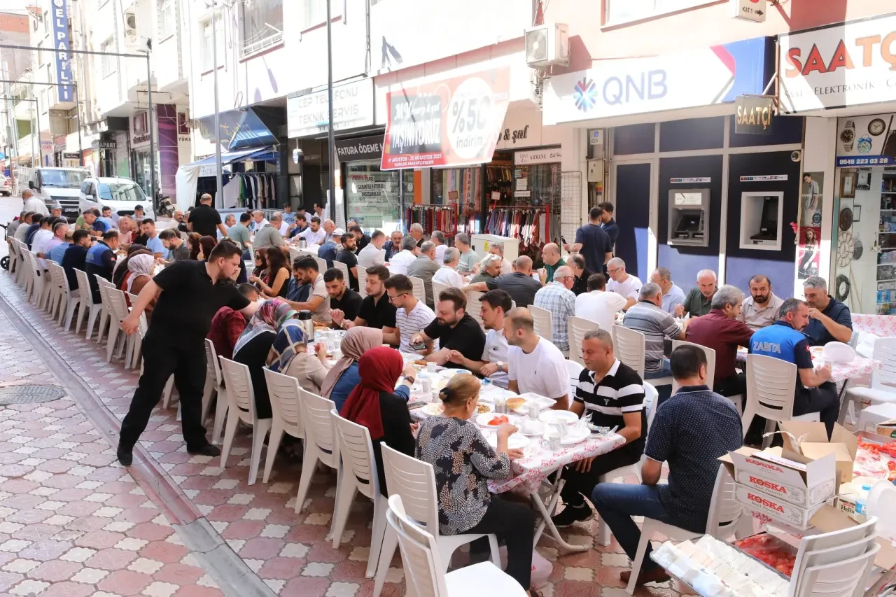 Başkan Rıfat Uzun’dan Esnafla Kahvaltı Buluşması: “Gönüller Bir, Hedefler Ortak” 3