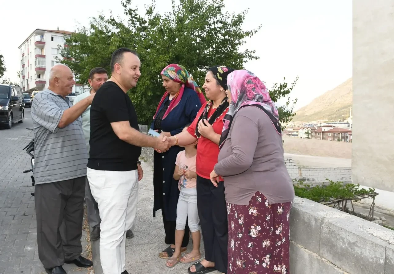 Başkan Turgay Sevindi, Şamlar Mahallesi’ni Ziyaret Etti: Talepler Yerinde Dinlendi 1