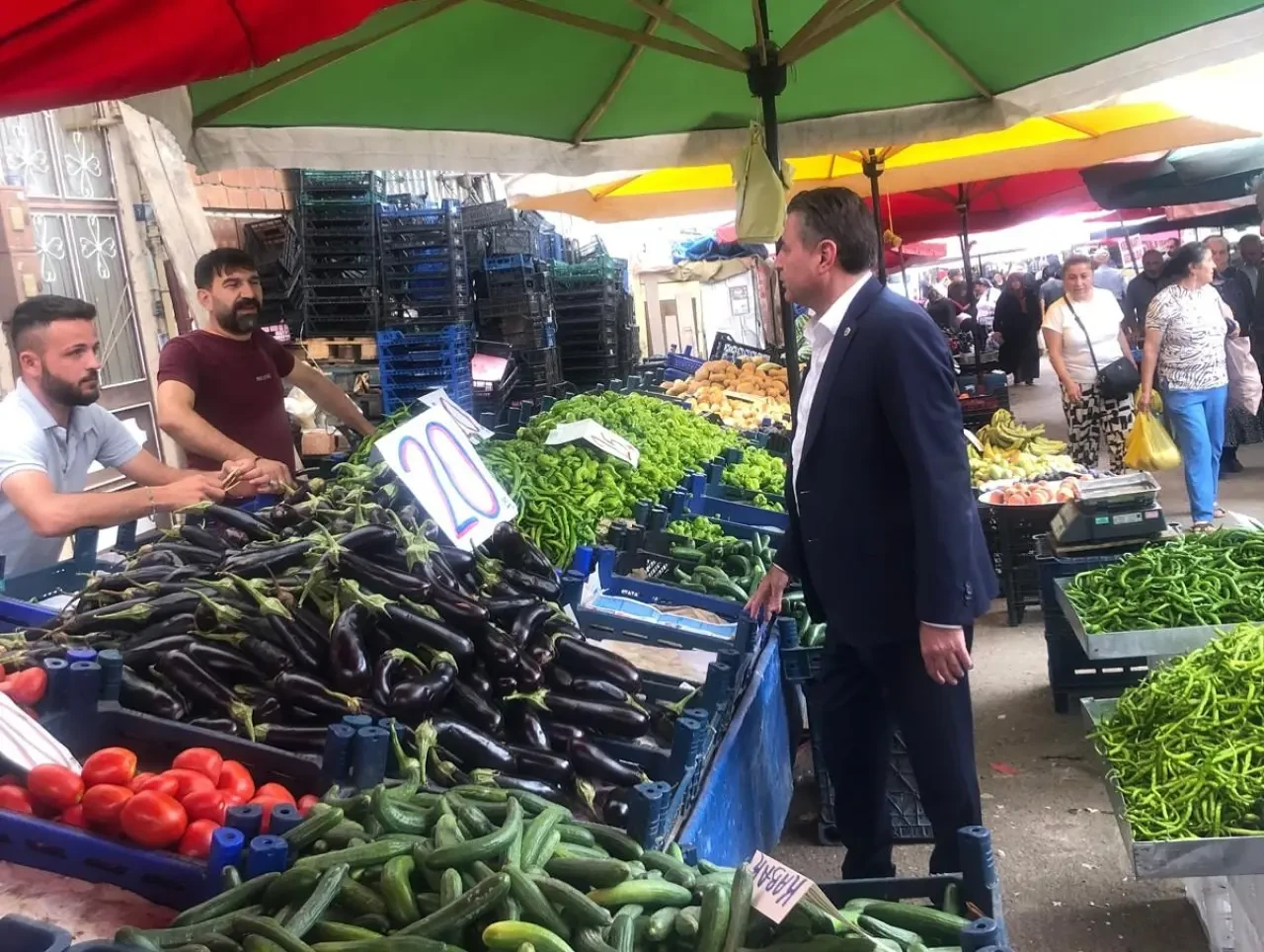 CHP'li Karagöz Zile'de Pazarcılar ve Esnafla Buluştu: "10 Ağustos’ta Meydanlardayız" 4