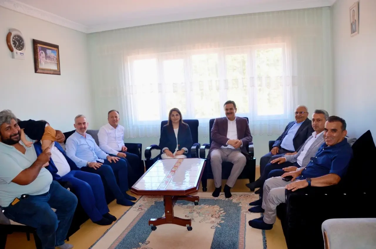 AK Parti Heyeti Göynücek'te Köy Halkıyla Bir Arada 1