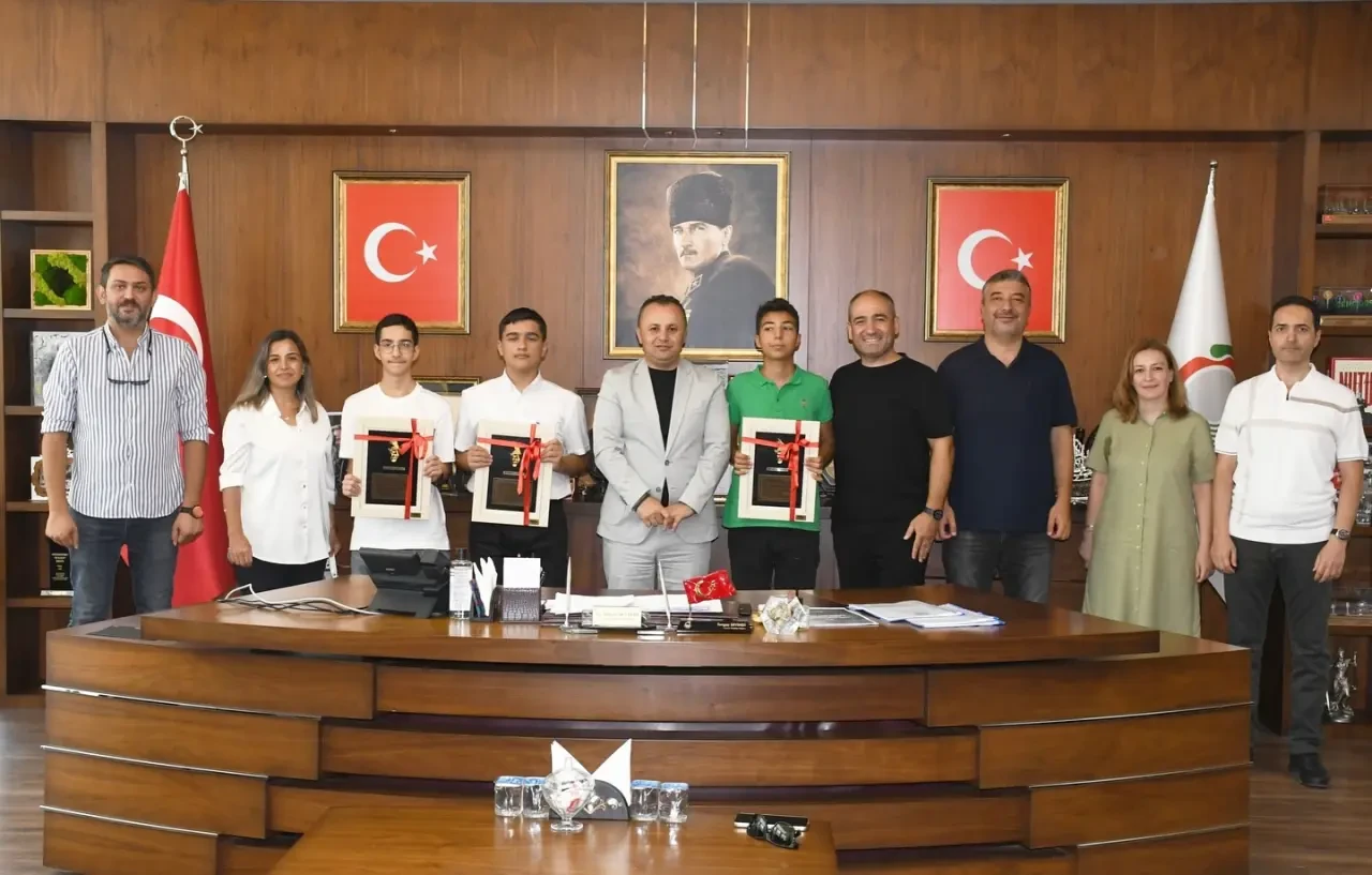 Başkan Turgay Sevindi, LGS Türkiye Birincilerini Ağırladı 4