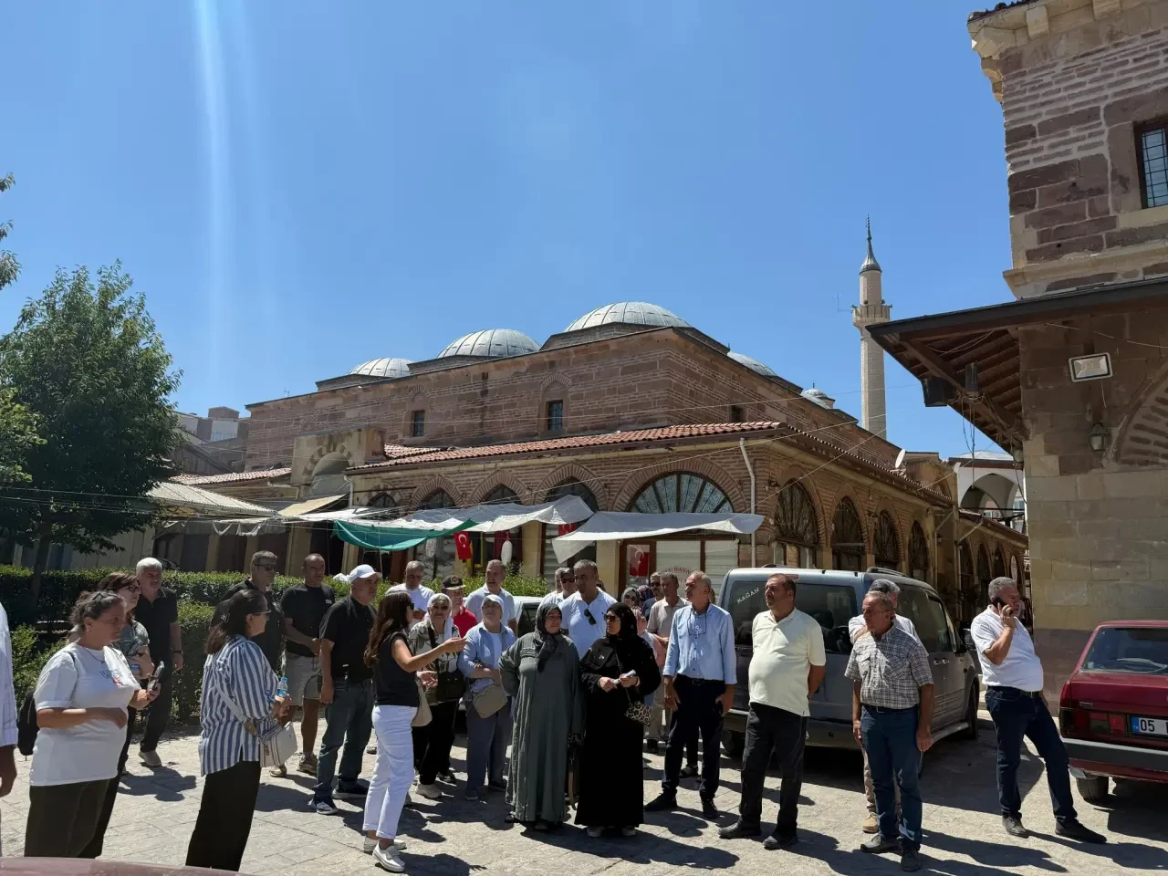 Merzifon’da 40 Yıl Sonra Anlamlı Asker Arkadaşlığı Buluşması 3