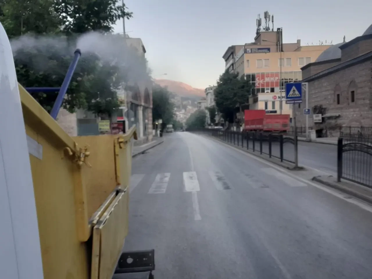 Amasya Belediyesi’nden Yaz Döneminde Yoğun İlaçlama Çalışması 2