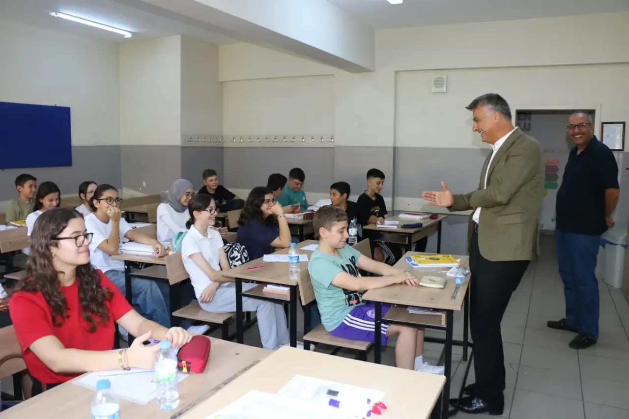 İl Millî Eğitim Müdürü Katipoğlu’ndan Serdar Zeren Ortaokulu’na Ziyaret 1