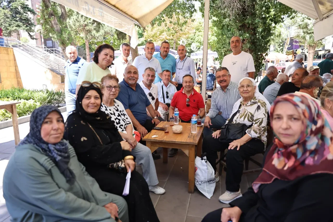 Merzifon’da 40 Yıl Sonra Anlamlı Asker Arkadaşlığı Buluşması 1
