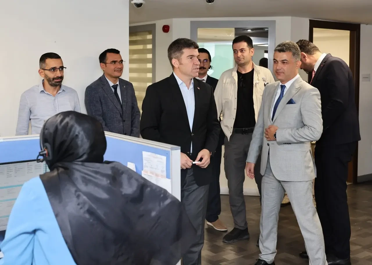 Vali Önder Bakan’dan Türk Telekom İl Müdürlüğü’ne Ziyaret 1