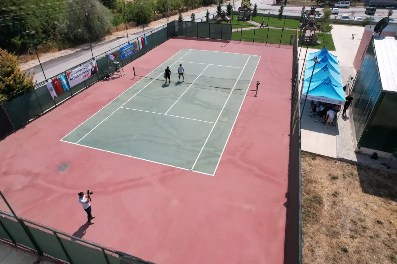 Suluova’da Tenis Turnuvası Heyecanı: Dostluk ve Rekabet Bir Arada 2