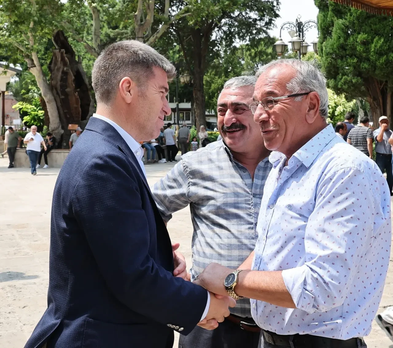 Vali Önder Bakan Şehir Merkezinde Esnaf ve Vatandaşlarla Buluştu 1