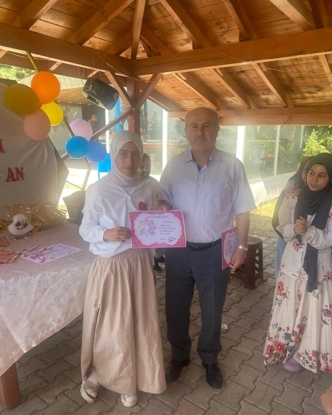 Kur’an-ı Kerim’e Geçen Öğrenciler Ödüllendirildi 1