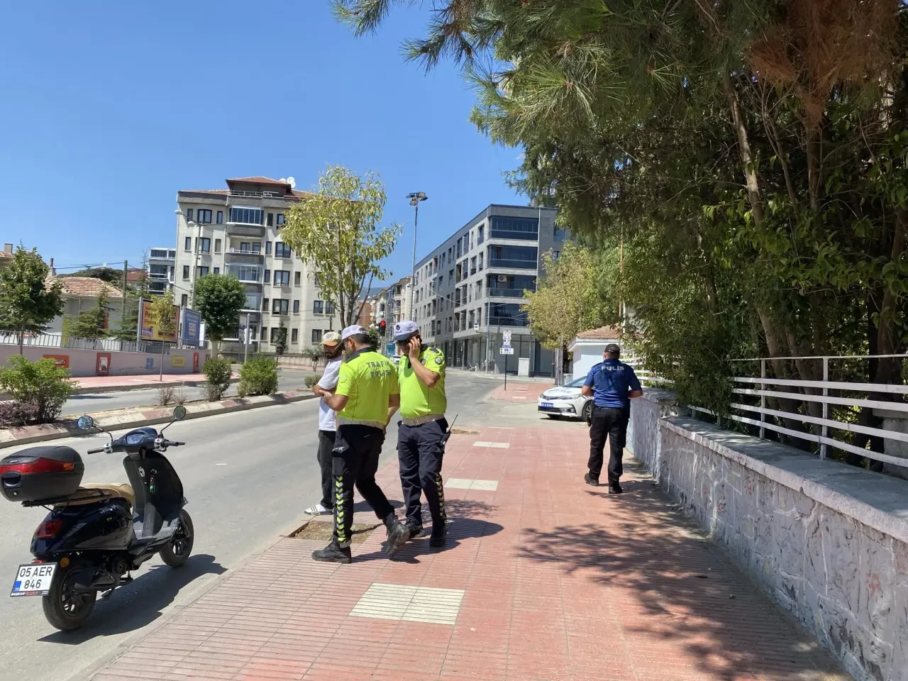 Merzifon’da Trafik Denetimleri Sürüyor: Emniyetten Huzur ve Güvenlik Vurgusu 2