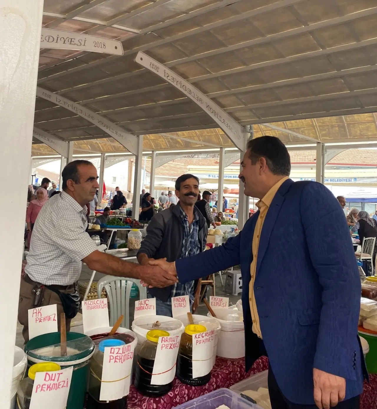 Milletvekili Haluk İpek’ten Merzifon’da Pazartesi Pazarı Esnafına Ziyaret 3