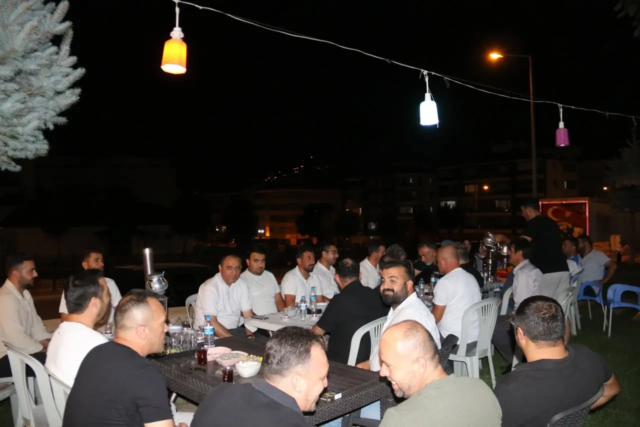 AK Parti İl Başkanı Galip Uzun, Şeyhcui Mahallesi’nde Üyelerle Buluştu 3
