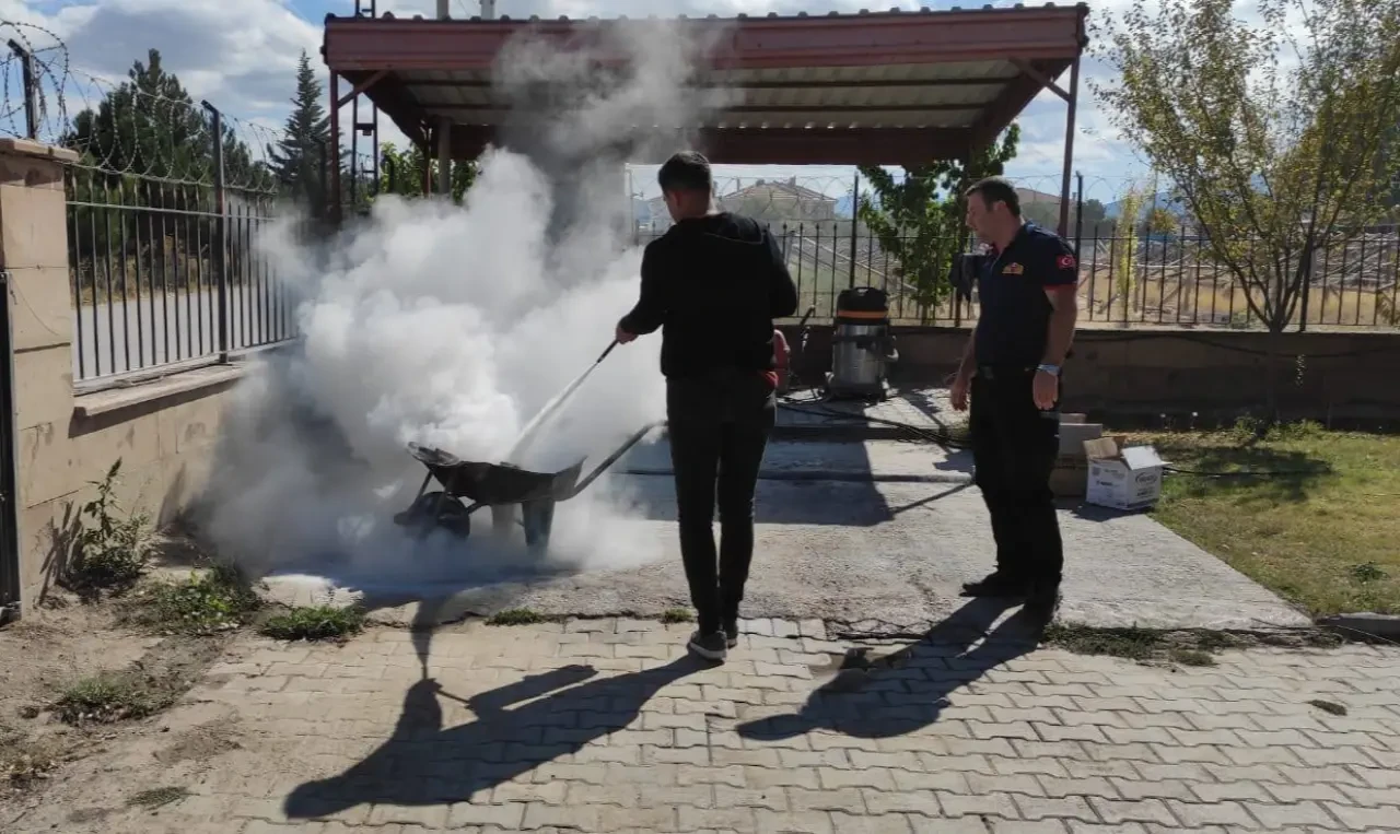 Gümüşhacıköy’de Ortak Yangın Tatbikatı: Kurumlar El Ele Güvenlik İçin 3