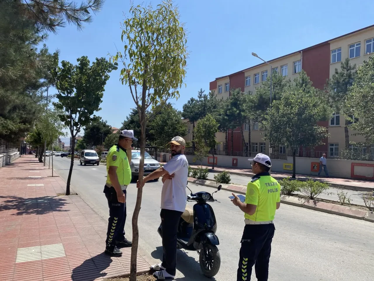 Merzifon’da Trafik Denetimleri Sürüyor: Emniyetten Huzur ve Güvenlik Vurgusu 3