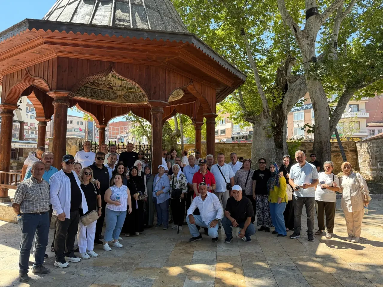 Merzifon’da 40 Yıl Sonra Anlamlı Asker Arkadaşlığı Buluşması 2