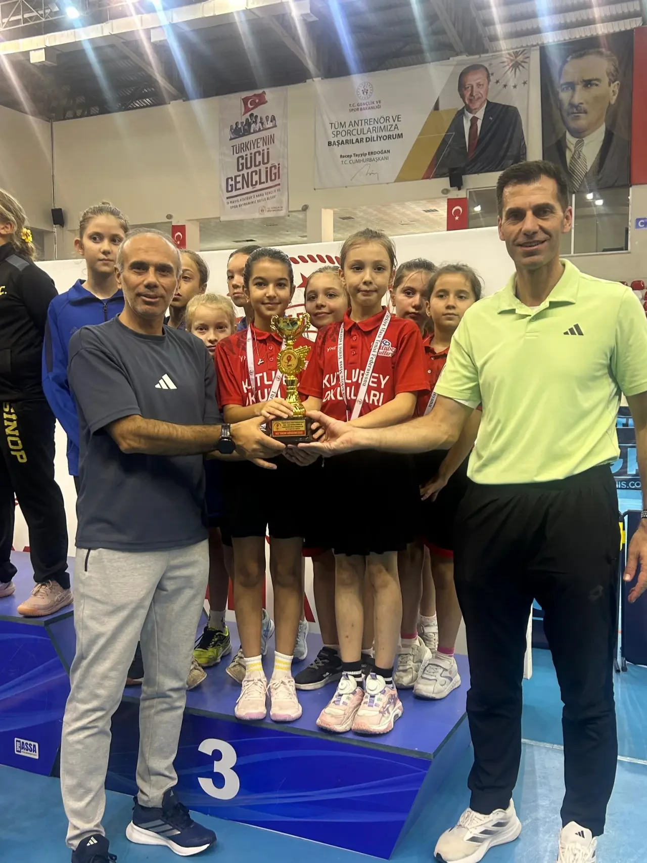 Amasya’da Minikler Masa Tenisi Heyecanı: Kutlubey Okulları Türkiye Finallerinde 4