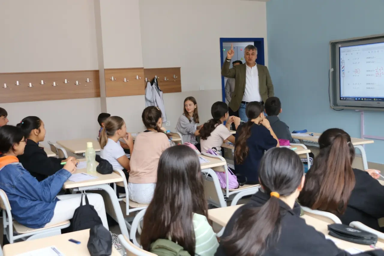 Katipoğlu, Taşova’da Öğrencilerle Buluştu 2