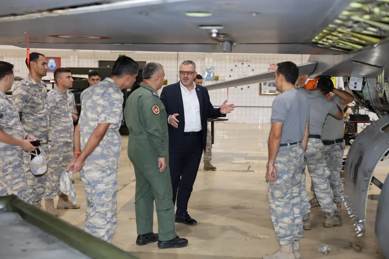 Vekil Çilez, Merzifon’daki Kahraman Hava Üssünü Ziyaret Etti 1