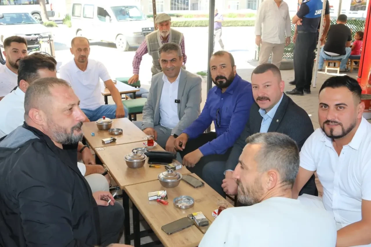Başkan Uzun, Yeni Mahalle Esnafıyla Kahvaltıda Buluştu 4
