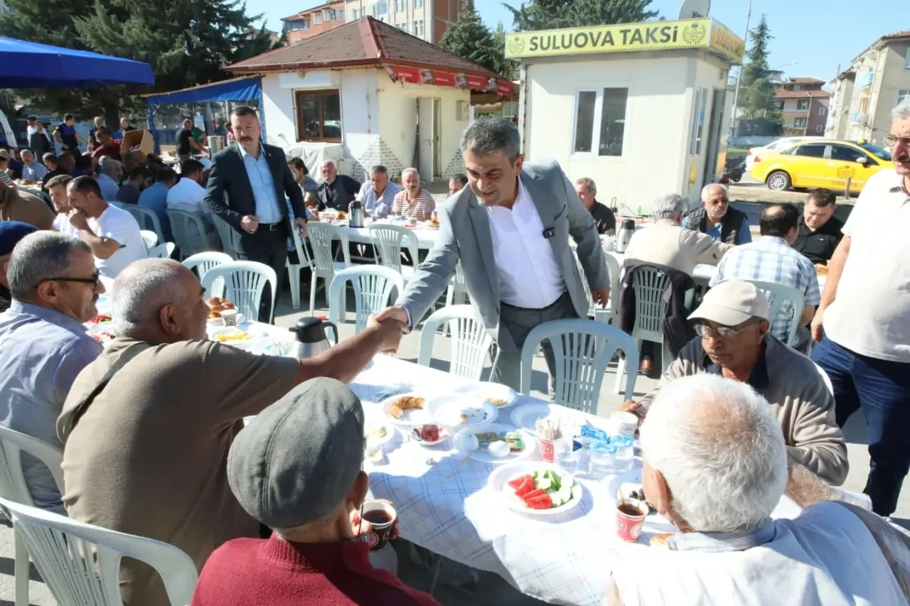 Başkan Uzun, Yeni Mahalle Esnafıyla Kahvaltıda Buluştu 1