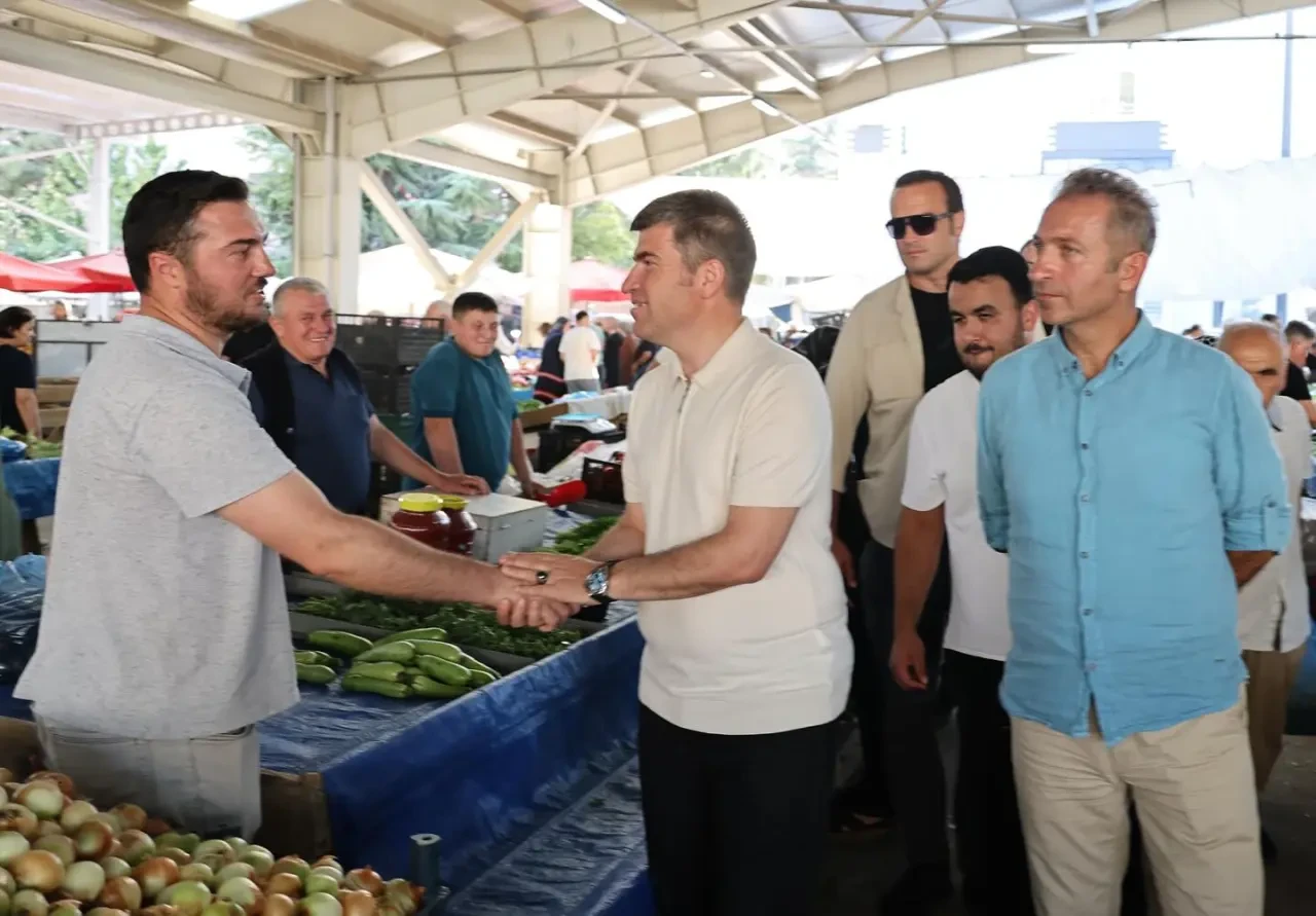 Amasya Valisi Önder Bakan Bahçeleriçi Semt Pazarında Vatandaşlarla Buluştu 2